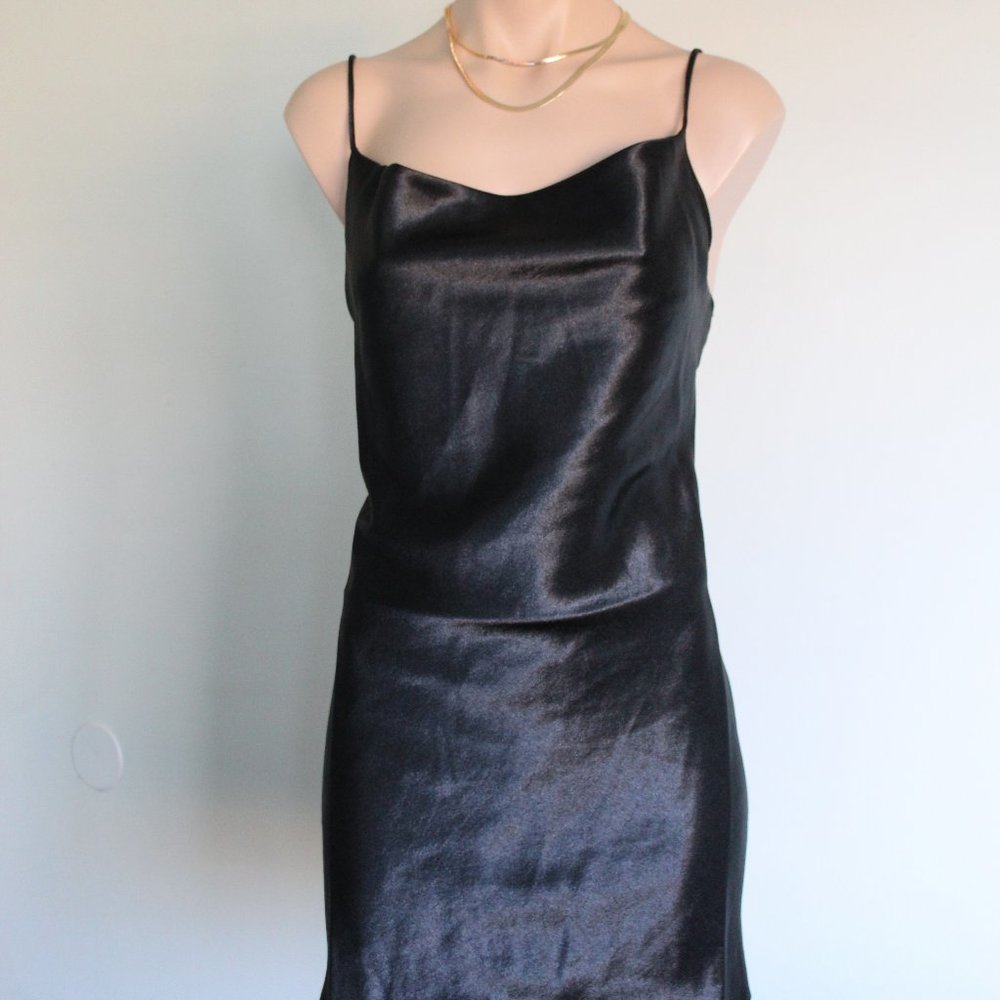 🌞🐚Summer Tings Collection// Black Silk mini Dress - Picture 2 of 3